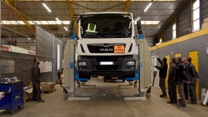Atelier Poids-Lourds de Flers : Installation de Colonnes Mobiles OMCN