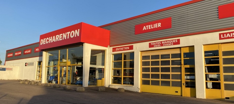 Une nouvelle devanture pour Decharenton Argentan