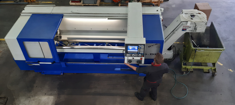 Nouveau tour à commande numérique par apprentissage chez Decharenton à Flers